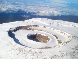 Снеговая шапка Килиманджаро фото