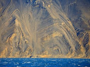 Неприступные скалистые берега острова Врангеля